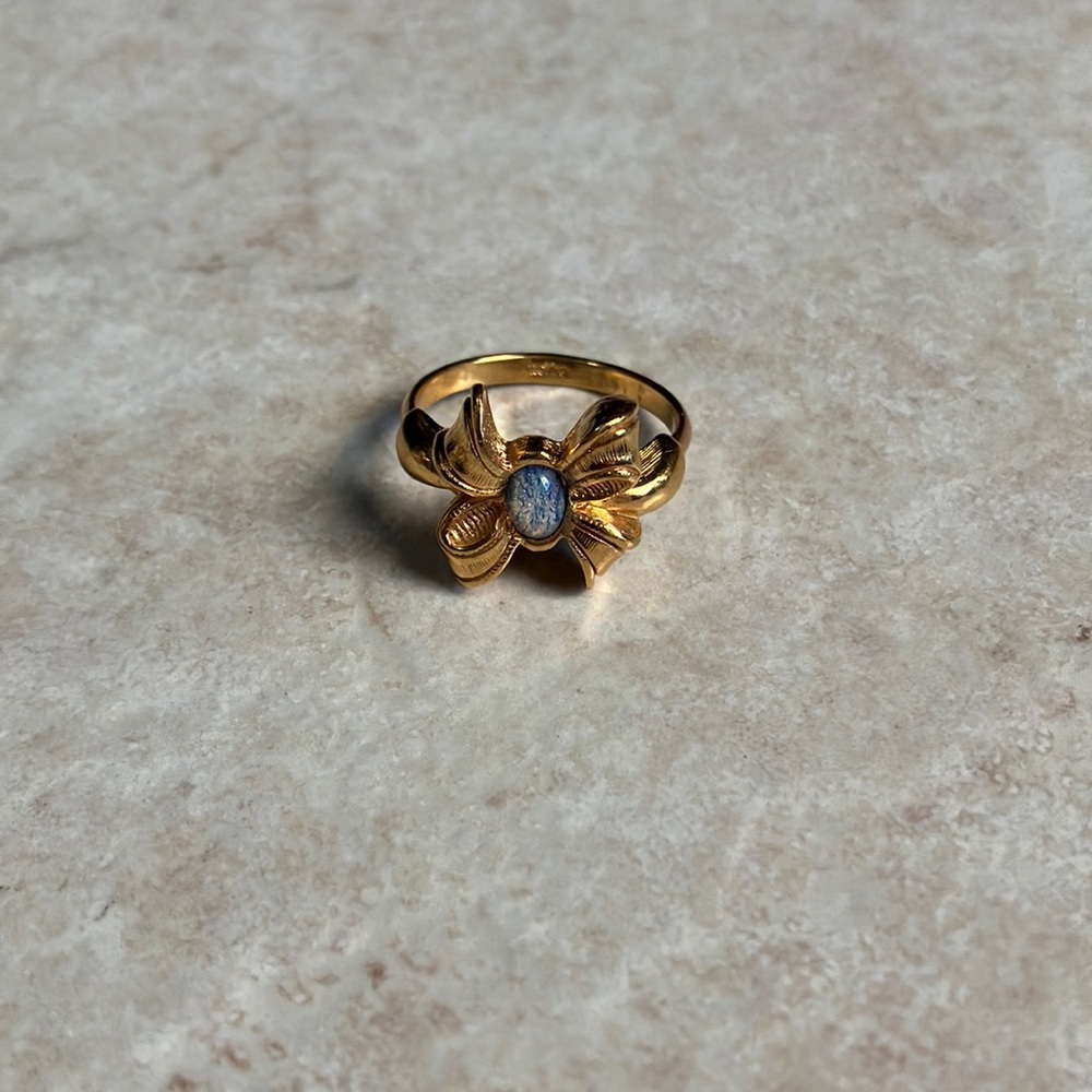 Vintage Signed Avon Gold Toned Bow Cocktail Ring Size 9.75